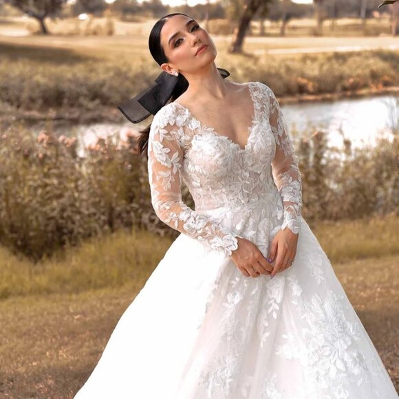 Essense of Australia Lace V-Neckline Wedding Dress with Optional Long Sleeves - Picture 1 of 13